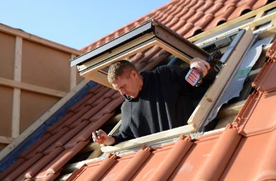 Pose de fenêtres de toit Velux à Houdelmont